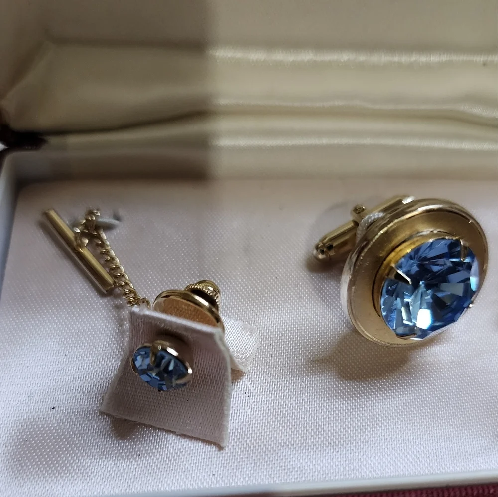 TRADITION Vintage 70's Cufflinks and Tie Pin Set New